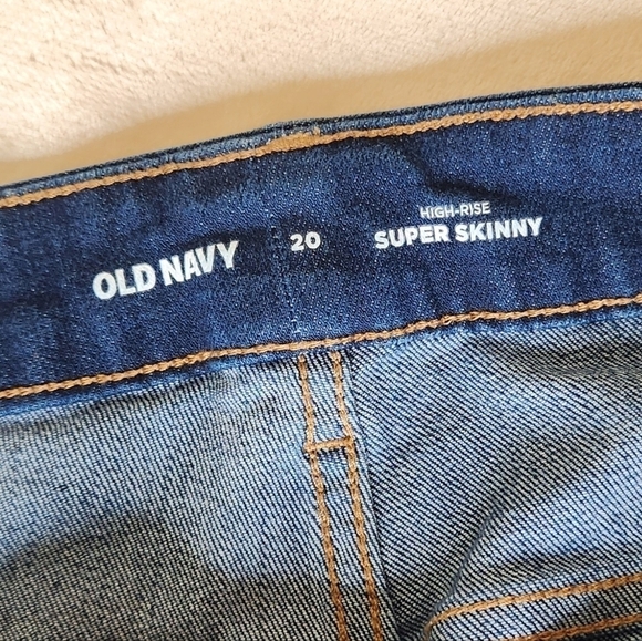 Old Navy High-Rise Super Skinny Dark Wash Jean Size 20 - Picture 3 of 8